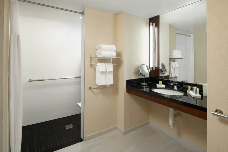 Hilton Charlotte Uptown photo 5