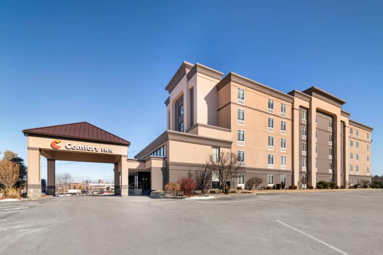 Comfort Inn Airport photo 2