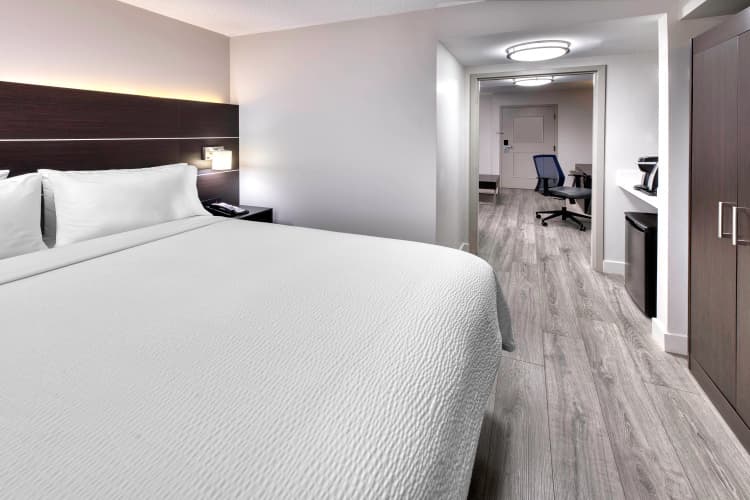 Holiday Inn Express & Suites Mississauga-Toronto Southwest photo 4