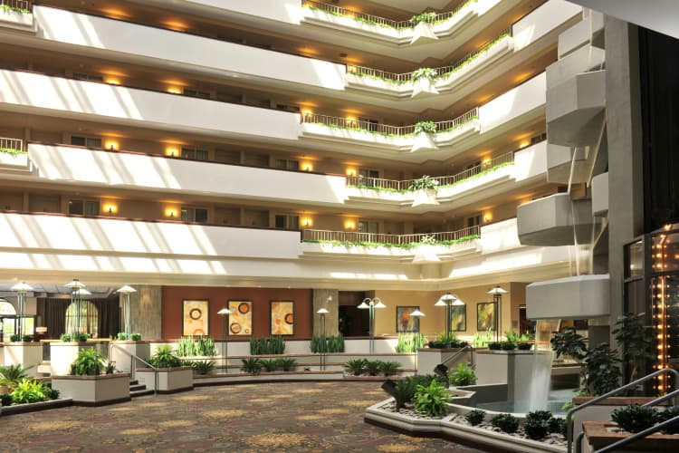 Embassy Suites by Hilton Des Moines Downtown photo 2