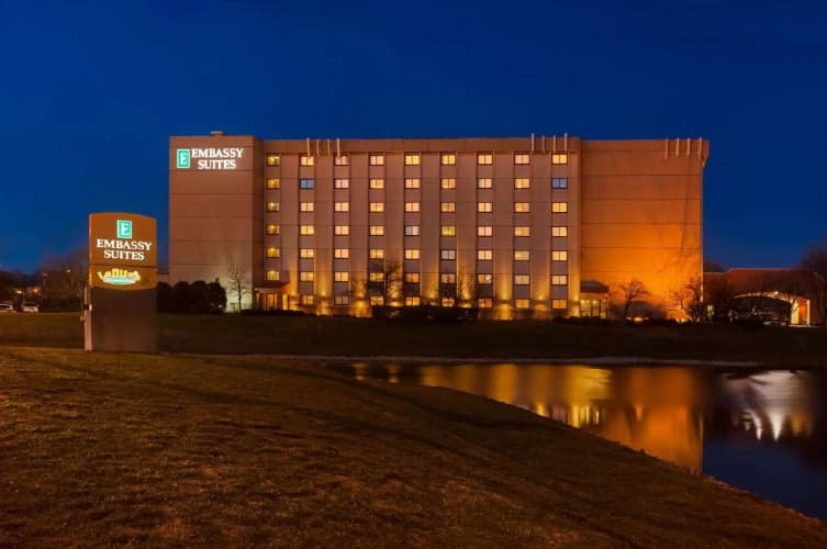 Embassy Suites by Hilton Chicago Schaumburg Woodfield, photo 2