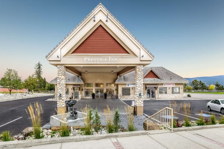 Prestige Radium Hot Springs Resort, BW Premier Collection, photo 2
