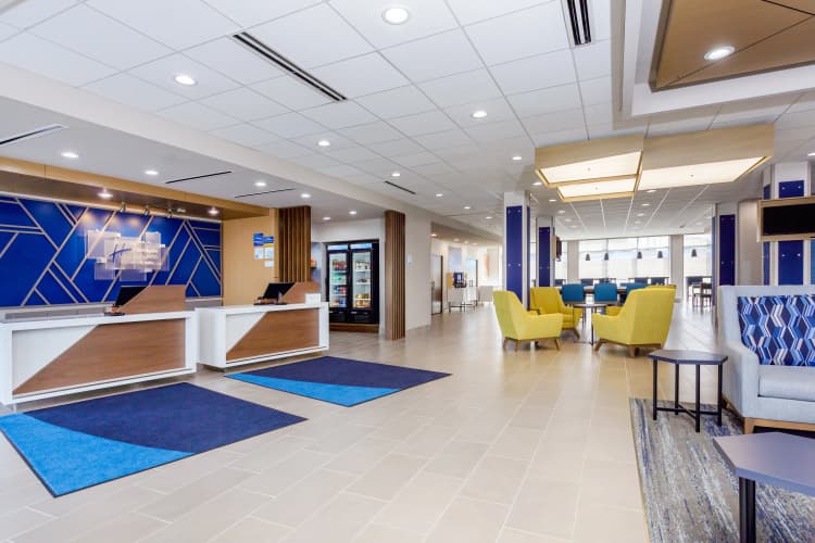 Holiday Inn Express & Suites Tampa - Stadium Area photo 3