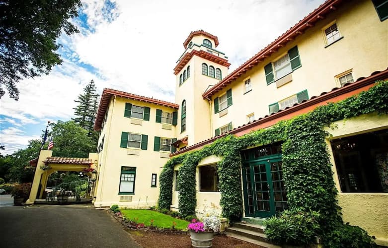 Columbia Gorge Hotel And Spa photo 2