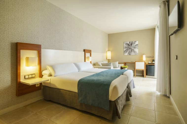Hotel ILUNION Fuengirola photo 4