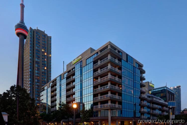 Radisson Admiral Toronto Harbourfront photo 2