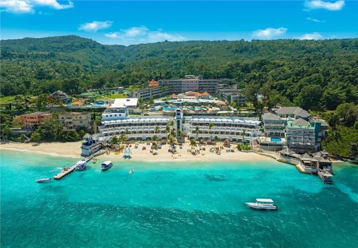 Beaches Ocho Rios, A Spa, Golf & Waterpark Resort photo 2
