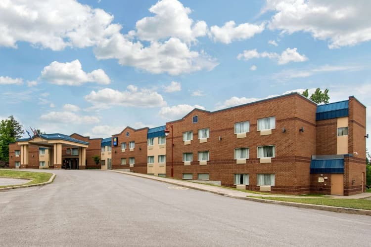 Comfort Inn & Suites photo 2