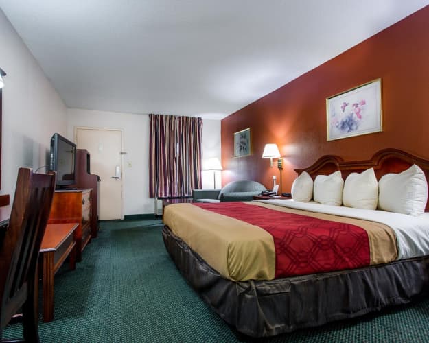 Econo Lodge South photo 5
