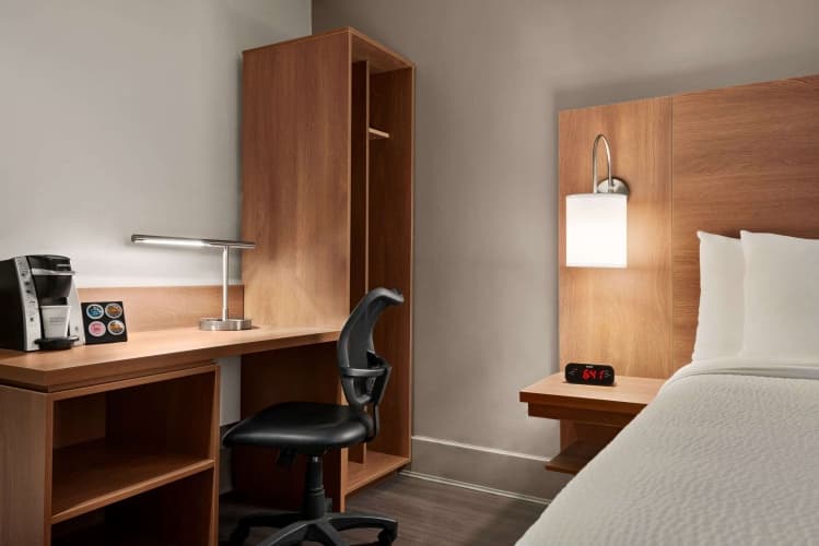 Days Inn by Wyndham Vancouver Downtown photo 5
