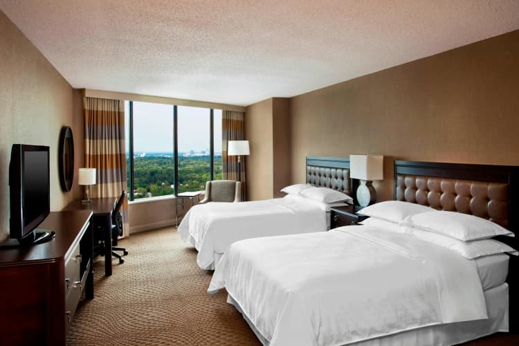 Sheraton Greensboro At Four Seasons photo 4