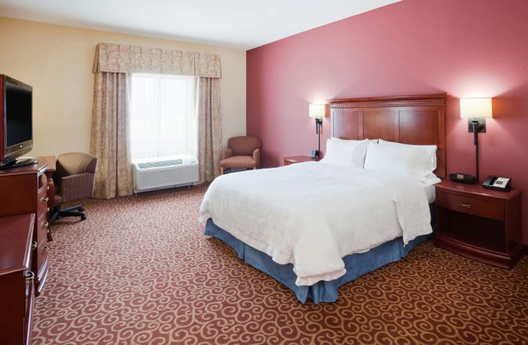 Hampton Inn Fairmont photo 4