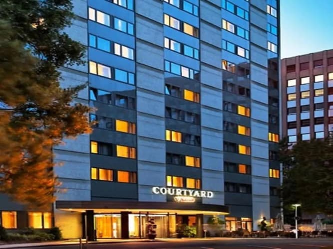 Courtyard Düsseldorf Seestern photo 2