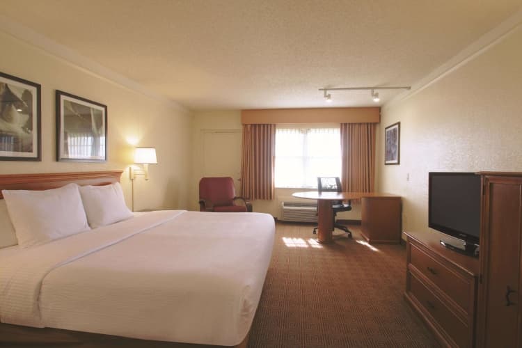 La Quinta Inn & Suites Coral Springs University Drive, photo 4