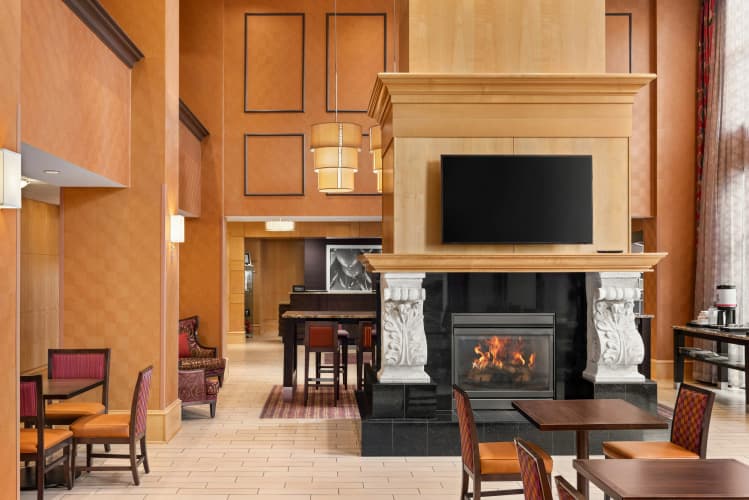 Hampton Inn & Suites by Hilton Langley-Surrey photo 4