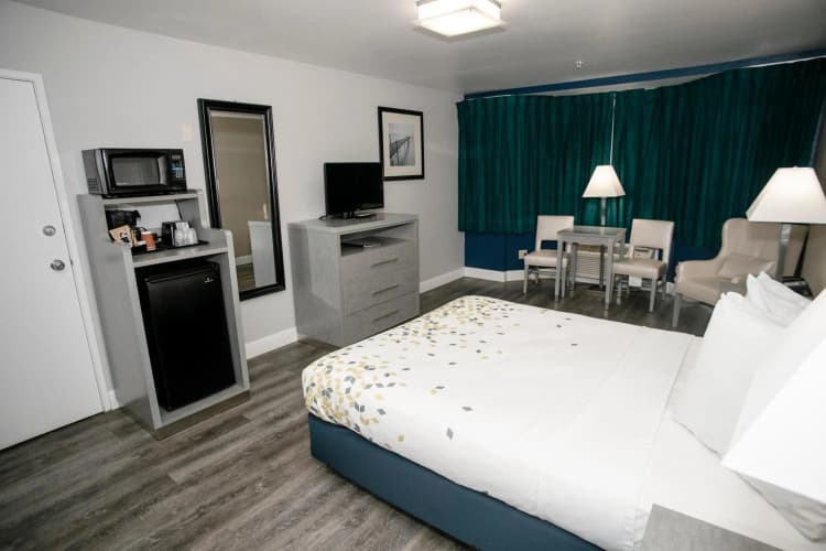 Anchor Beach Inn photo 5