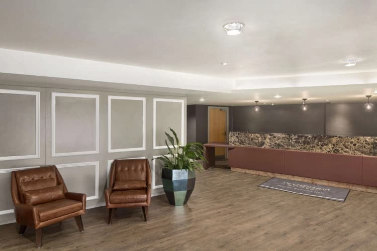 Ramada Hotel & Suites by Wyndham Coventry photo 3