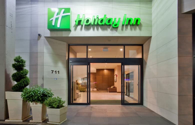 Holiday Inn Vancouver-Centre (Broadway) photo 2