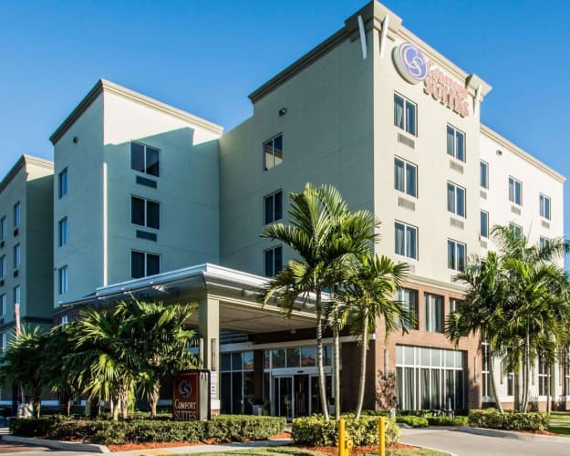 Comfort Suites Miami Airport North photo 2