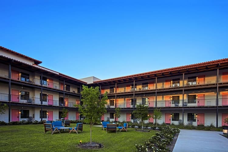Texican Court By Valencia Hotel Group, photo 1