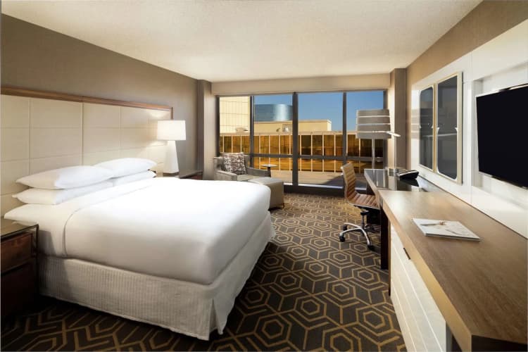 DoubleTree by Hilton Hotel Dallas - Campbell Centre, photo 2