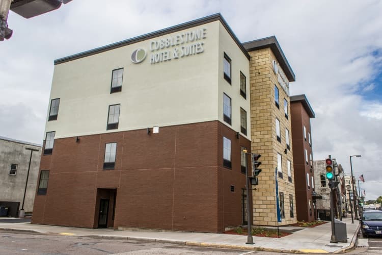 Cobblestone Hotel & Suites - Chippewa Falls photo 2