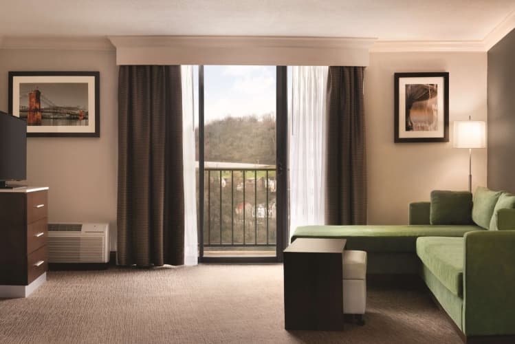 Radisson Cincinnati Riverfront, photo 4