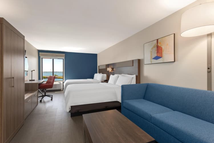 Holiday Inn Express & Suites Tampa Airport photo 5