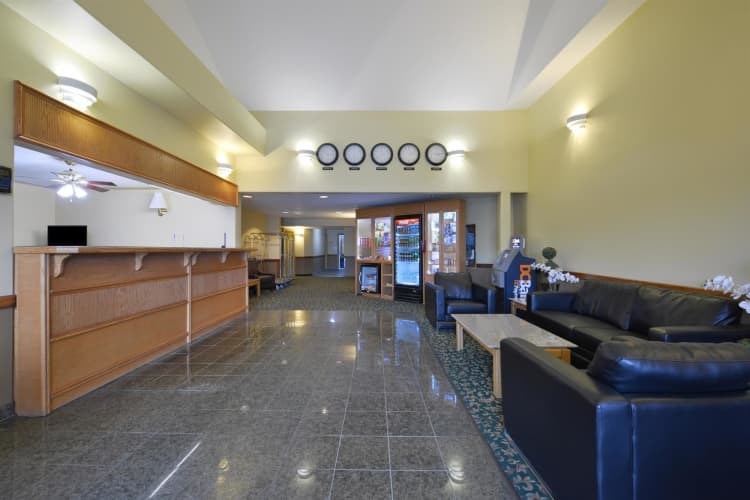 Canadas Best Value Inn Valemount, photo 3