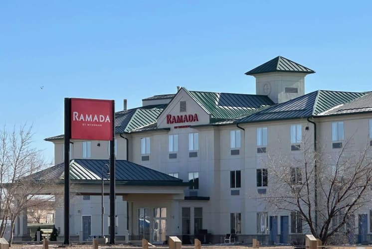 Ramada By Wyndham Estevan photo 2