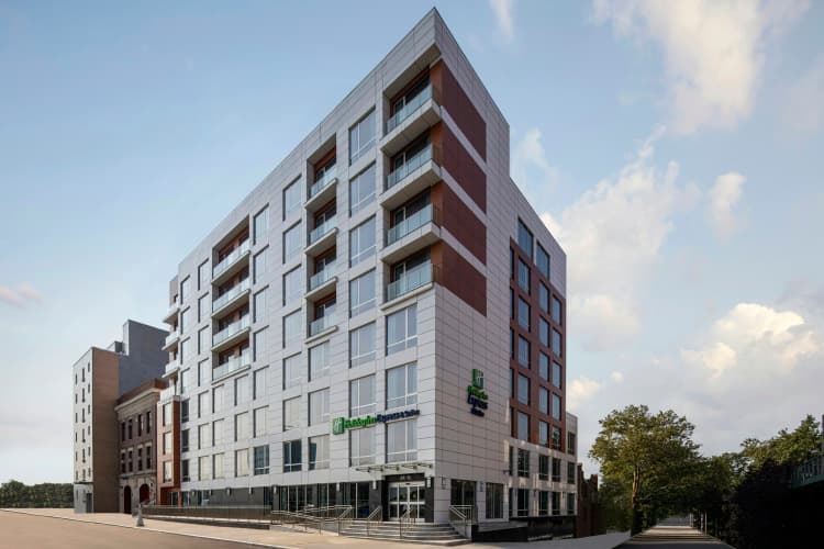 Holiday Inn Express & Suites Woodside LaGuardia Airport photo 2