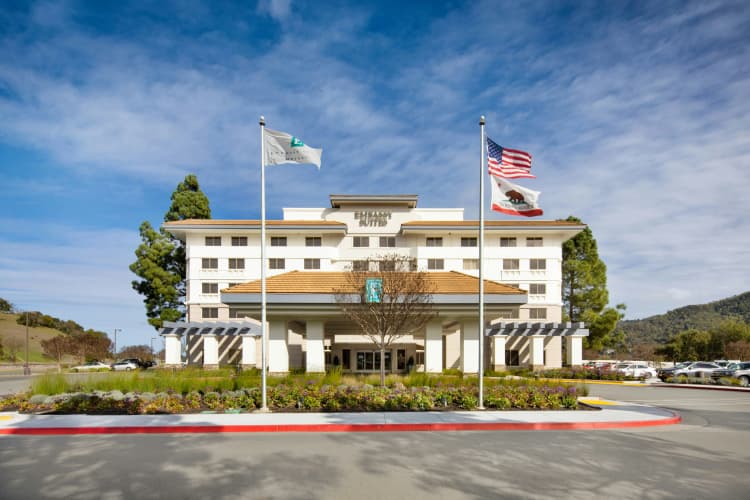 Embassy Suites by Hilton San Rafael Marin County photo 2
