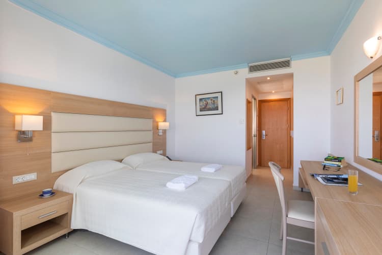 Blue Horizon Beach Resort photo 4