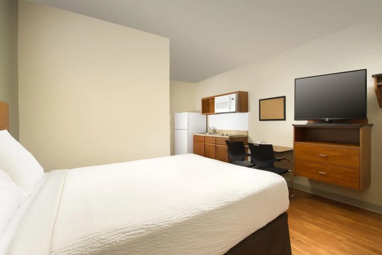 Extended Stay America Select Suites Fort Lauderdale Airport West photo 3
