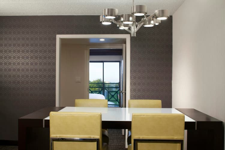 Embassy Suites by Hilton Philadelphia Airport photo 4