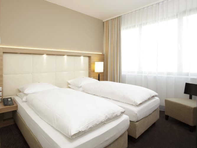 H4 Hotel Berlin Alexanderplatz photo 4