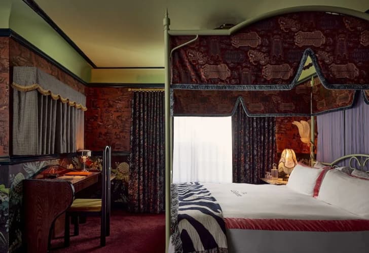 Lafayette Hotel & Suites In San Diego photo 5