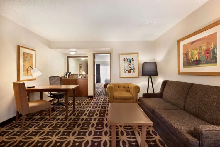 Embassy Suites by Hilton Dallas DFW Airport South photo 4
