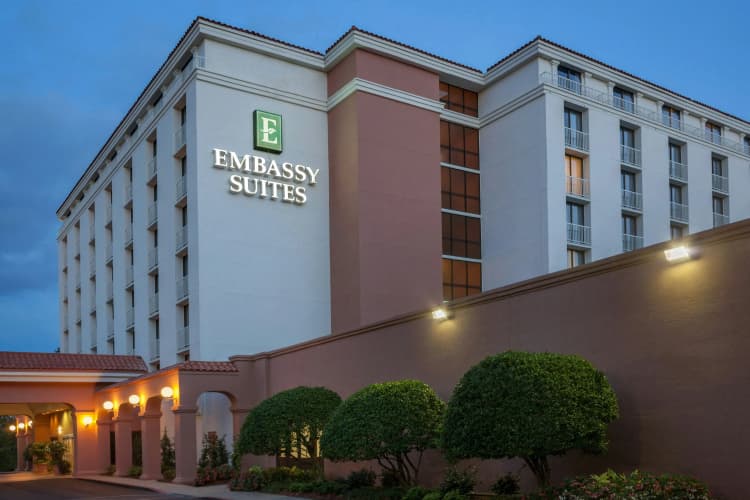 Embassy Suites by Hilton Baton Rouge photo 2