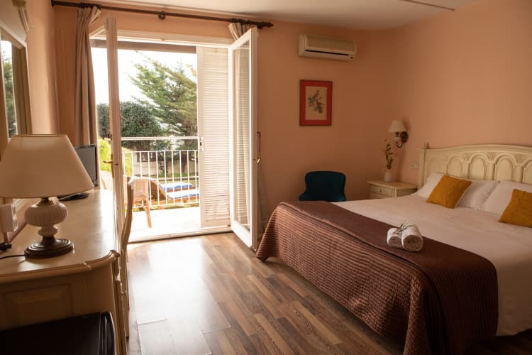 Hotel Roger De Flor By Seleqtta photo 4