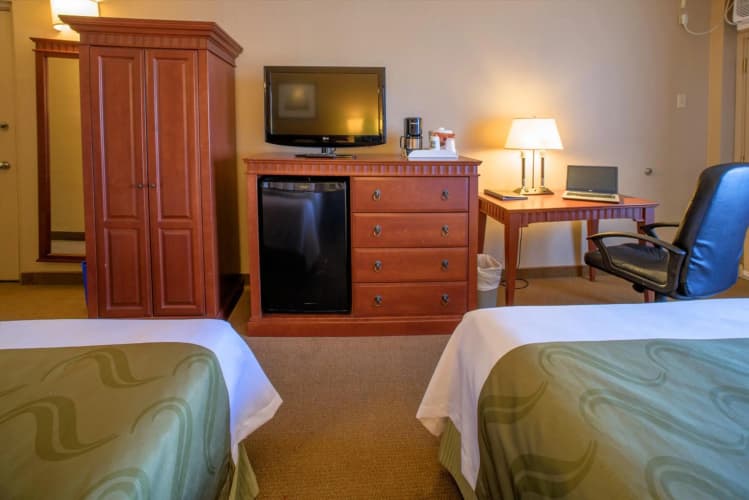 Quality Inn & Suites P.E. Trudeau Airport photo 4