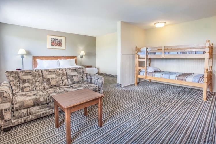 Super 8 by Wyndham Truro, photo 5