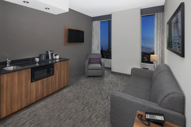 Holiday Inn & Suites Montreal Centre-ville Ouest photo 5