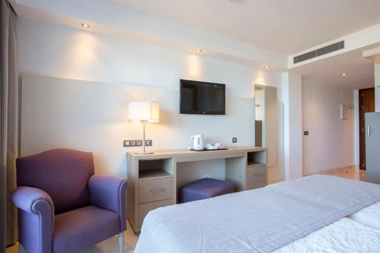 Hipotels Playa La Barrosa - Adults Only photo 5