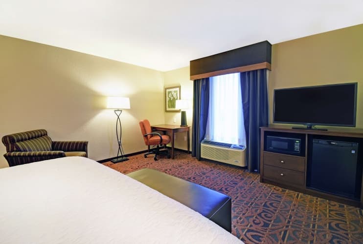 Hampton Inn & Suites Milwaukee/Franklin, photo 5