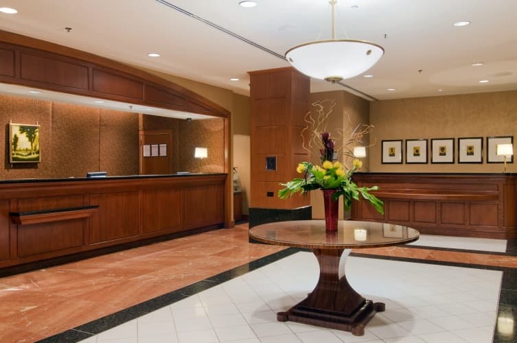 Hilton Chicago/Magnificent Mile Suites, photo 2
