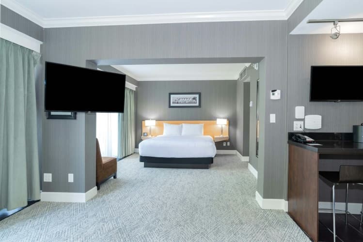 Sandman Signature Vancouver Airport Hotel & Resort photo 5