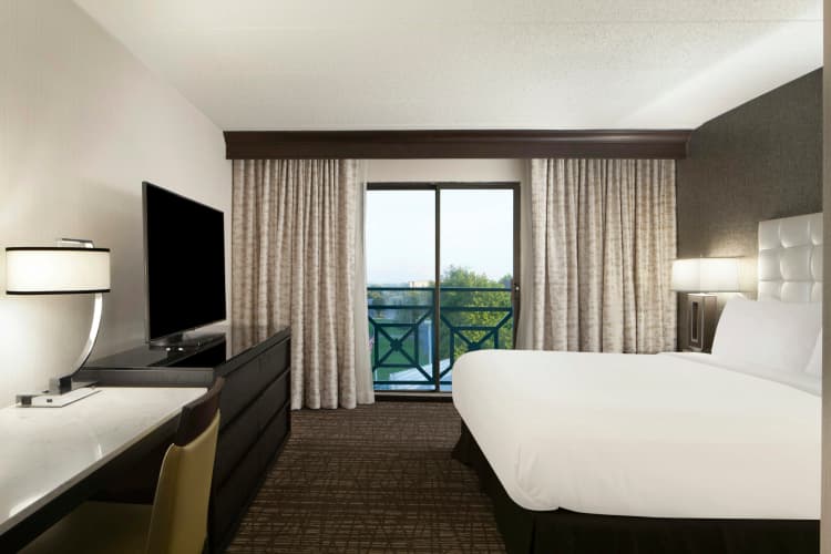 Embassy Suites by Hilton Philadelphia Airport photo 5
