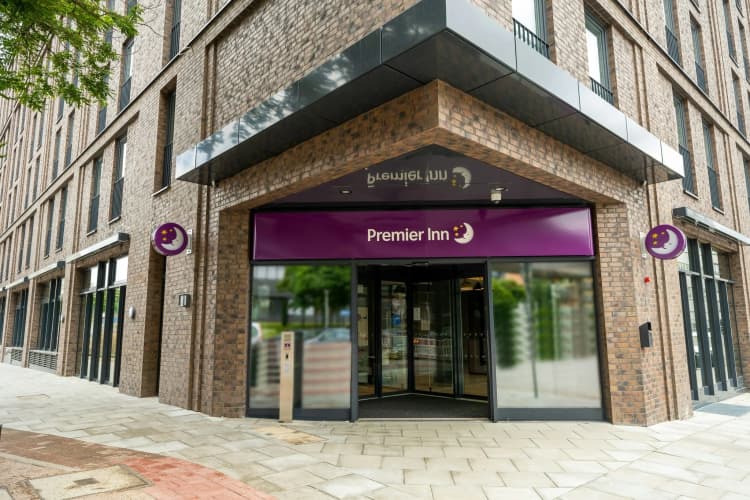 Premier Inn Hamburg City Klostertor photo 2