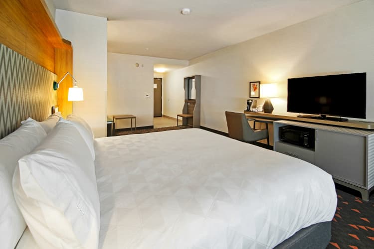 Holiday Inn & Suites Calgary Airport North photo 4